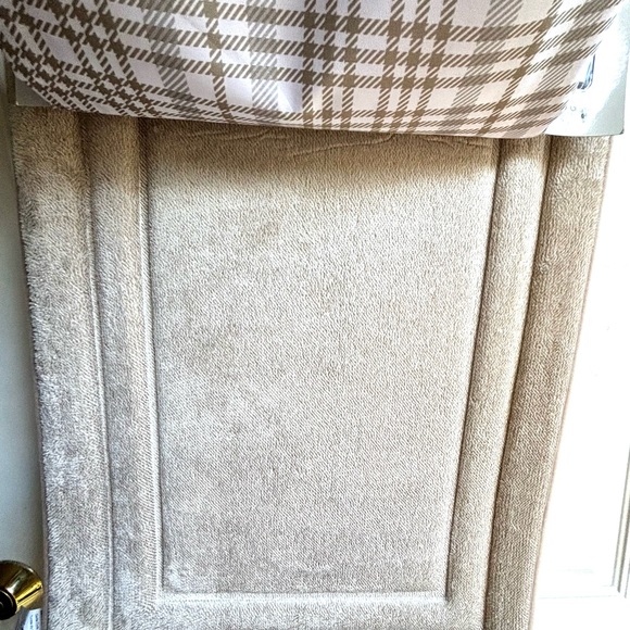 NWT 14 piece Bath set Brown
& Grey Colors
Blossom & Vine - Picture 2 of 3